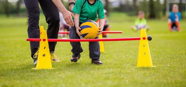 埃贝尔：诺伊尔仍是世界最佳门将之一；续约问题我们会联系他