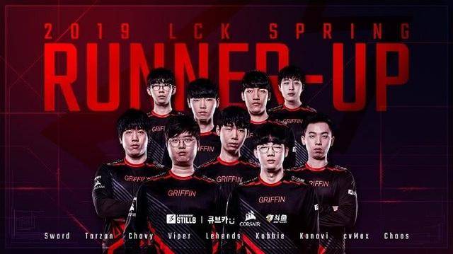 而深刻的自 而深刻的自