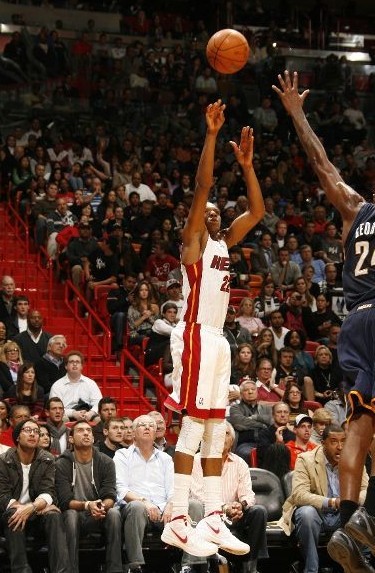 更是季后赛 更是季后赛